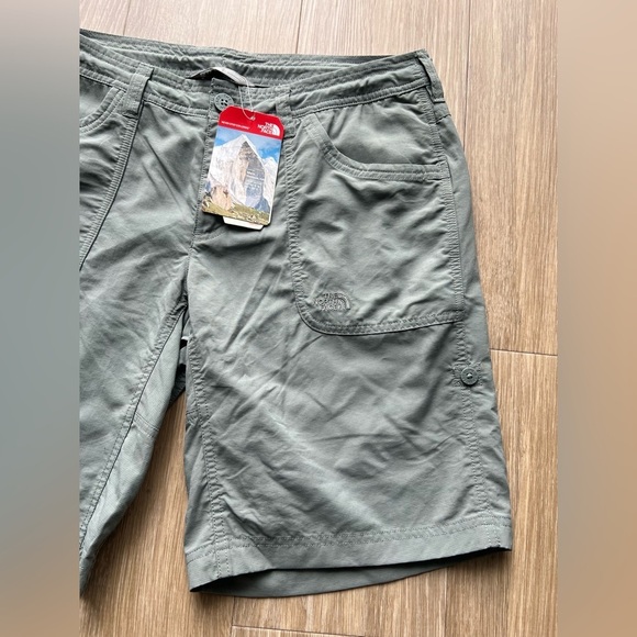 The North Face Shorts Women 10 Gray Horizon II Pocket New - Picture 2 of 5